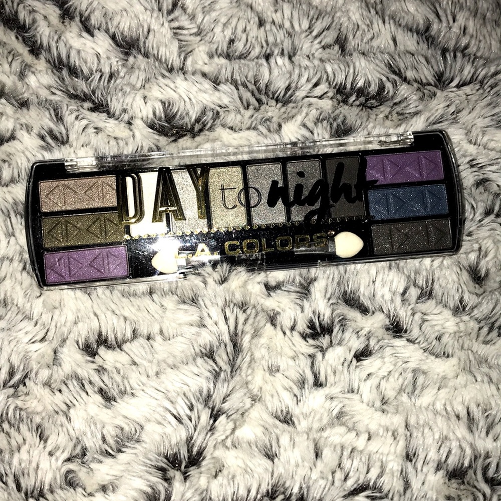 Day to night L.A. COLORS eyeshadow pallet